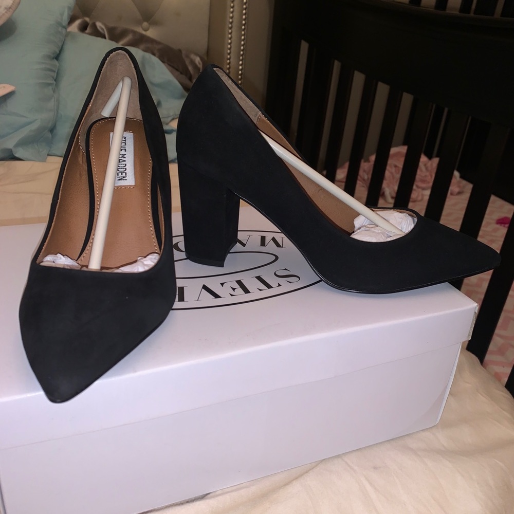 BRAND NEW SIZE 6 STEVE MADDEN ASHLYN HEELS BLACK